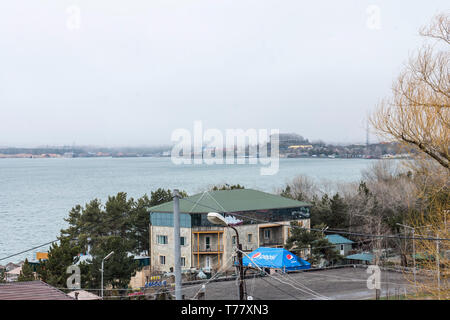 Sevanavank Kloster mit Blick auf den Lake Sevan, Armenien Stockfoto