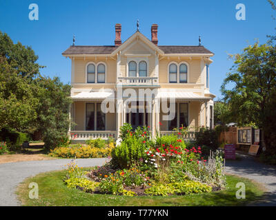 Ein Blick auf die Emily Carr House, das Elternhaus der kanadischen Künstler und Maler Emily Carr. Victoria, British Columbia, Kanada. Stockfoto