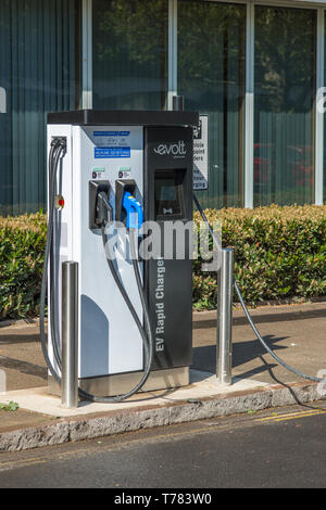 Elektroauto Evolt Point in Cambridge, England, UK. Stockfoto