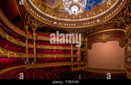 Paris, Frankreich, August 19,2018: In der Aula der Opera Garnier (French National Opera House). Stockfoto