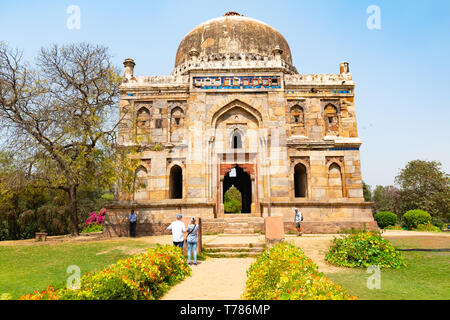 Indien, Neu-Delhi, Sheesh Gumbad, 30 Mar 2019 - sheesh Gumbad Grab aus der letzten Linie der Lodhi Dynastie, in Lodi Gärten Stadtpark Stockfoto