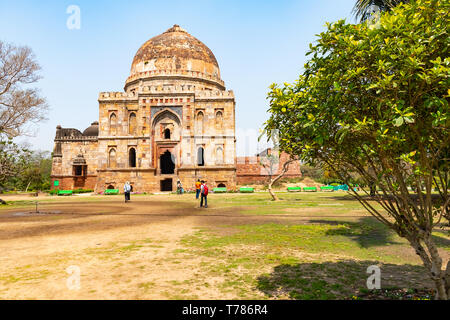 Indien, Neu-Delhi, Sheesh Gumbad, 30 Mar 2019 - sheesh Gumbad Grab aus der letzten Linie der Lodhi Dynastie, in Lodi Gärten Stadtpark Stockfoto