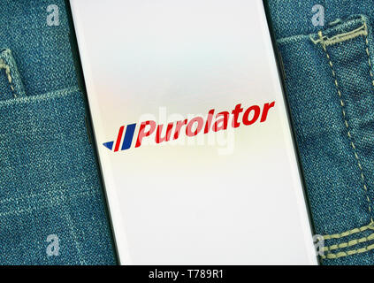 MONTREAL, KANADA - Dezember 23, 2018: Purolator mobile android app auf Samsung S8-Bildschirm. Purolator Inc. ist eine kanadische Kurier, 91 Prozent im Besitz Stockfoto