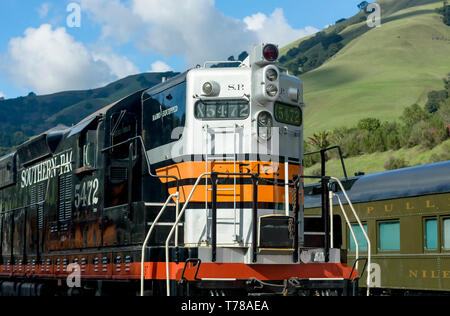 Niles Canyon Bahn hof, Niles, CA - 11 April, 2011: Niles Canyon Bahn hof ist eine private Sammlung von Züge und Waggons, die Wiederherstellen Stockfoto