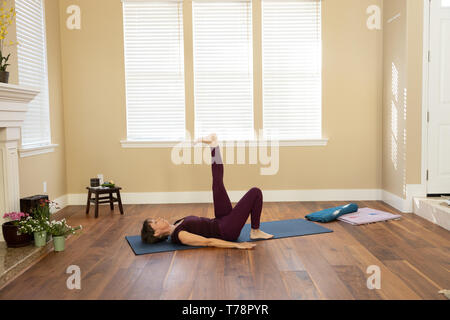 Yoga pose Eka Pada Urdhva Prasrta Padottanasana Stockfoto
