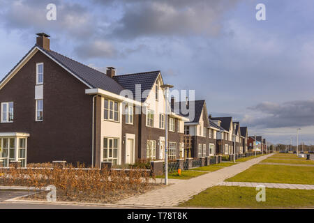 Modernes Design Reihenhäuser in einem neu entwickelten Familie Wohngebiet. Stockfoto