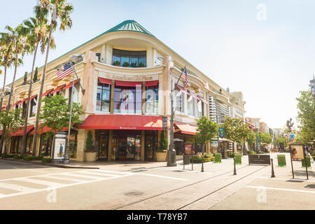 LOS ANGELES - 12.August 2018: Die American Girl Place zu speichern, eine Puppe boutique Fokussierung auf Spielzeug für Mädchen, an der Waldung in Los Angeles. Die Grove Farm Stockfoto