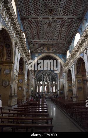 Aus dem Jahre 1580 gebaut und vollendet um 1650 das Kloster Santo Domingo, ist eines der eindrucksvollsten kolonialen Stil Kirchen in Quito, Ecuador. Stockfoto