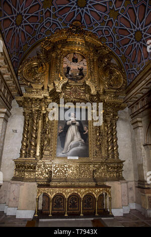 Aus dem Jahre 1580 gebaut und vollendet um 1650 das Kloster Santo Domingo, ist eines der eindrucksvollsten kolonialen Stil Kirchen in Quito, Ecuador. Stockfoto