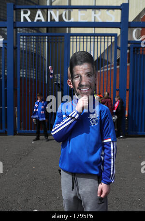 Förster "Fans außerhalb der Stadien vor der Ladbrokes Scottish Premier League Spiel im Ibrox Stadium, Glasgow. Stockfoto