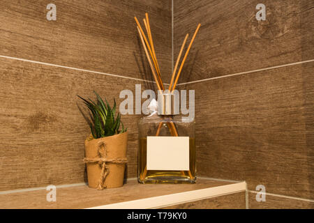 Air Refresher Flasche, Aroma Reed Diffuser Flasche home, Duft Sticks, Luxus close-up Stockfoto