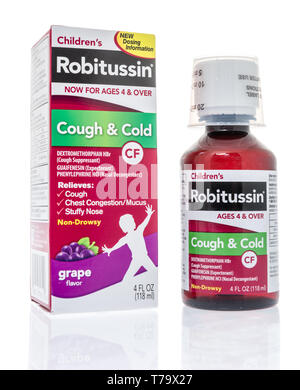 Winneconne, WI - 3. Mai 2019: ein Paket von der Kinder Robitussin Hustenmedizin auf einem isolierten Hintergrund. Stockfoto