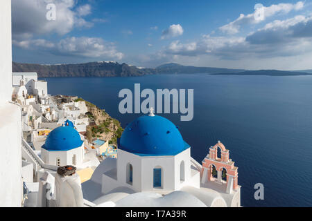 Spektakuläre Aussicht auf die Insel Santorini, Griechenland. Stockfoto