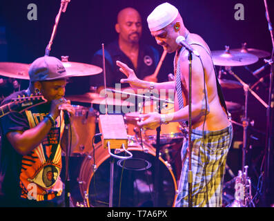 Fisbone Führer, Sänger und Frontmann, Angelo Moore und ehemaligen Bandmitglied Jay Armant Stockfoto