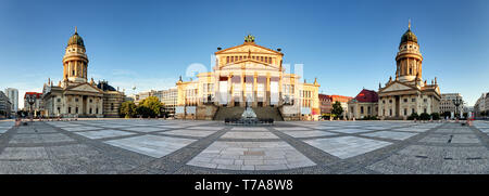 Berliner Platz - Gendarmenmarkt, Panoramaaussicht Stockfoto