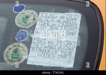 Lizenzierte Taxis Protest außerhalb des Parlaments. Parliament Square, Westminster, London. 22. März 2019 Stockfoto