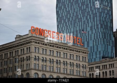Das Congress Hotel entlang der Millennium Park, Chicago, Illinois Stockfoto