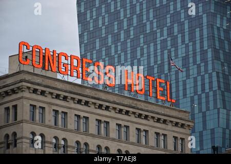 Das Congress Hotel entlang der Millennium Park, Chicago, Illinois Stockfoto