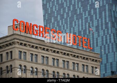 Das Congress Hotel entlang der Millennium Park, Chicago, Illinois Stockfoto