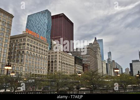 Das Congress Hotel entlang der Millennium Park, Chicago, Illinois Stockfoto