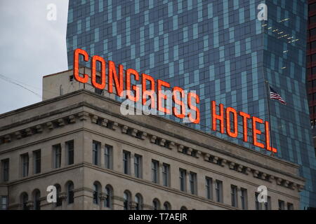 Das Congress Hotel entlang der Millennium Park, Chicago, Illinois Stockfoto