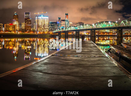 Baukran Onver Downtown Portland Skyline Stockfoto