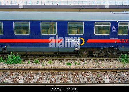 Triest, Italien, 12. Apr 2019 - Blick auf die Trieste Centrale Bahnhof (Stazione di Trieste Centrale) in der autonomen Region Friaul-Julisch-Gi Stockfoto