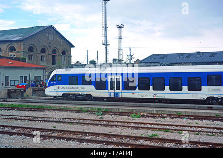 Triest, Italien, 12. Apr 2019 - Blick auf die Trieste Centrale Bahnhof (Stazione di Trieste Centrale) in der autonomen Region Friaul-Julisch-Gi Stockfoto