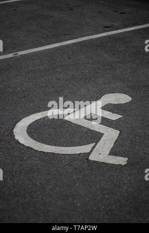 Parkplatz für Behinderte. Stockfoto