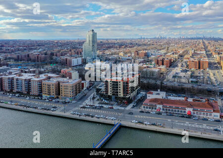 Panoramablick Luftaufnahme der Schafkopf Bay Nachbarschaft von Brooklyn, New York. Stockfoto