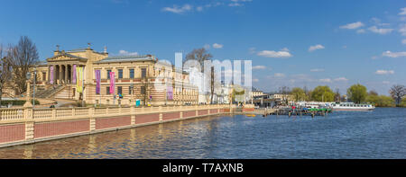 Panorama des Staatlichen Museums am See in Schwerin, Deutschland Stockfoto