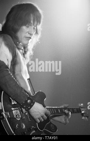 Alvin Lee von Ten Years After führt live auf der Bühne in Amsterdam, Niederlande, 1972 (Foto Gijsbert Hanekroot) Stockfoto