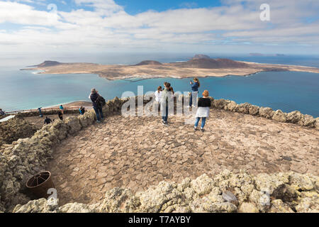 Blick auf La Graciosa von Mirador del Rio auf Lanzarote Stockfoto