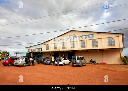 Ming Dian Store und Loja Pacifico in Lethem Guyana auf rupununi Rd. Südamerika Stockfoto