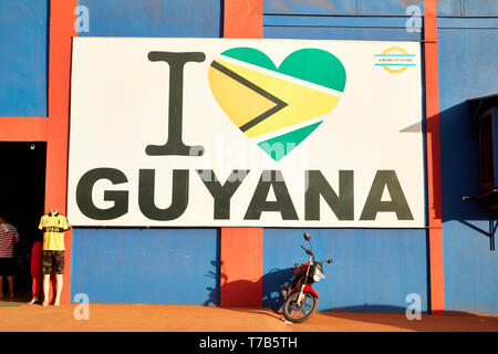 Ich liebe Guyana Schild vor der Amerikanischen Store auf rupununi Straße in Lethem Guyana Südamerika Stockfoto