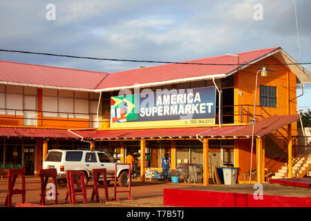 Amerika Supermarkt auf dem rupununi Straße in Lethem Guyana Südamerika Stockfoto