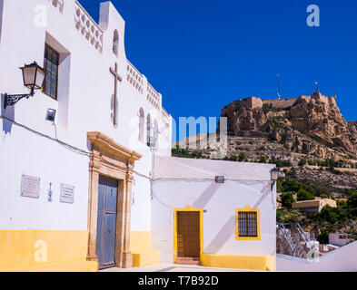 Castillo de Santa Bárbara visto Desde la Ermita de Santa Cruz. Alicante. Comunidad Valenciana. España Stockfoto