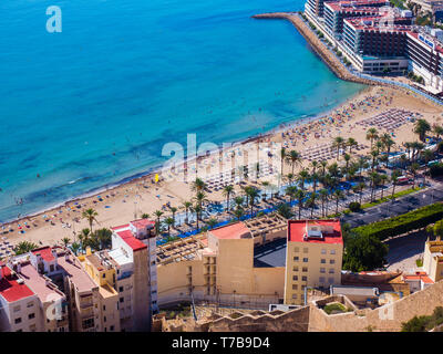 Playa del Postiguet Vista desde el Castillo de Santa Bárbara. Alicante. Comunidad Valenciana. España Stockfoto