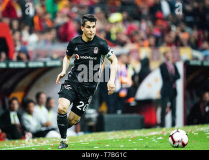 Istanbul, Türkei. 5 Mai, 2019. Necip Uysal von Besiktas während der türkischen Super Lig Übereinstimmung zwischen Galatasaray S.K. und Besiktas an der TÃ¼rk Telekom Arena in Istanbul, Türkei. Ulrik Pedersen/CSM/Alamy leben Nachrichten Stockfoto