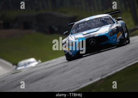 Longfield, UK. 05 Mai, 2019. Akka ASP Team Mercedes-AMG GT3 mit Treibern Timur Bogulavskiy & Fabian Schiller beim 2. Rennen der Blancpain GT World Challenge Europa in Brands Hatch, Longfield, England am 5. Mai 2019. Foto von Jurek Biegus. Nur die redaktionelle Nutzung, eine Lizenz für die gewerbliche Nutzung erforderlich. Keine Verwendung in Wetten, Spiele oder einer einzelnen Verein/Liga/player Publikationen. Credit: UK Sport Pics Ltd/Alamy leben Nachrichten Stockfoto