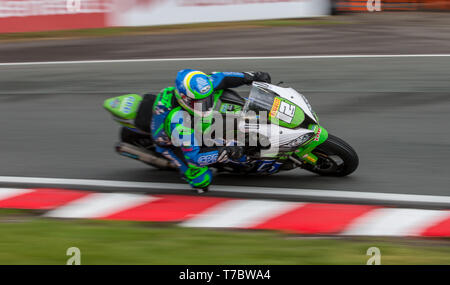 Oulton Park, Little Budworth, UK. 6. Mai, 2019. Bennetts British Superbike Championship, Runde 2, Tag 3; Lukas Hedger CPD Kawasaki in der Pirelli nationalen Superstock 1000 Rennen Credit: Aktion plus Sport/Alamy leben Nachrichten Stockfoto