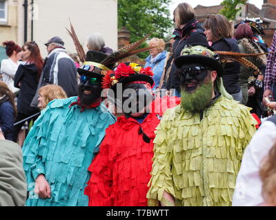 Rochester, Kent, Großbritannien. 6. Mai, 2019. Rochester Sweeps Festival 2019: Eine Auswahl von Fotos vom letzten Tag des 2019 Jährliche sweeps Festival in Rochester, Kent auf Feiertag Montag, die feiert der traditionellen Urlaub der Schornsteinfeger. Credit: James Bell/Alamy leben Nachrichten Stockfoto