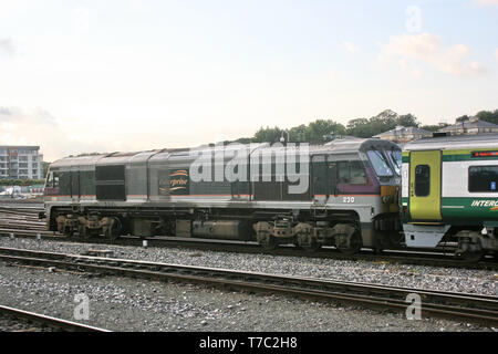 Dublin Heuston, Irland, April 2009, ein Iarnrod Eireann Zug Stockfoto