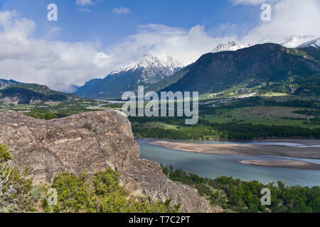 Die Grundzüge der vergletscherten River Tal des Rio Ibáñez läuft durch Reserva Nacional Cerro Castillo. Stockfoto