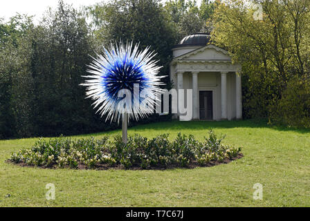 Sapphire Star Chihuly Glas Artwork, Kew Gardens, London Stockfoto