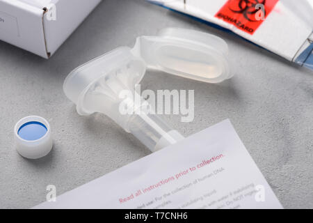 DNA-Genom Speichel Herkunft des genetischen Materials collection Kit Stockfoto