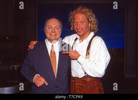 RTL Nachtshow, spät - Nacht - Talkshow, Deutschland 1994, Moderator Thomas Koschwitz und Thomas Gottschalk Doppel Michael Widmayr Stockfoto