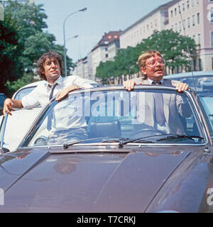 Der Mann, der keine Autos mochte, Fernsehserie, Deutschland, 1984, Folge: Im Schilderwald, Darsteller: Jörg Pleva, Ralf Schermuly Stockfoto