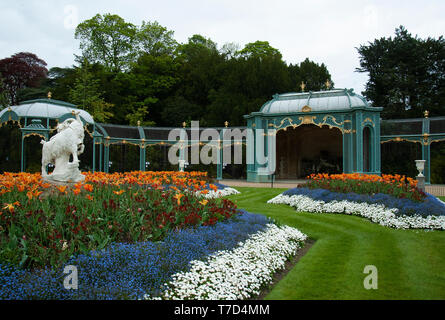 Die Voliere an Wadesdon Manor, Aylesbury Vale, Buckinghamshire, England, Großbritannien Stockfoto