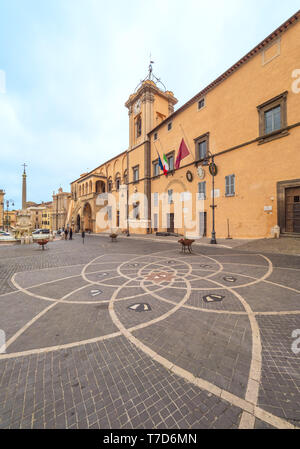 Tarquinia (Italien) - ein herrliches der Etrusker und der mittelalterlichen Stadt in der Provinz Viterbo, Region Latium. Es ist eine touristische Attraktion für viele Kirchen Stockfoto